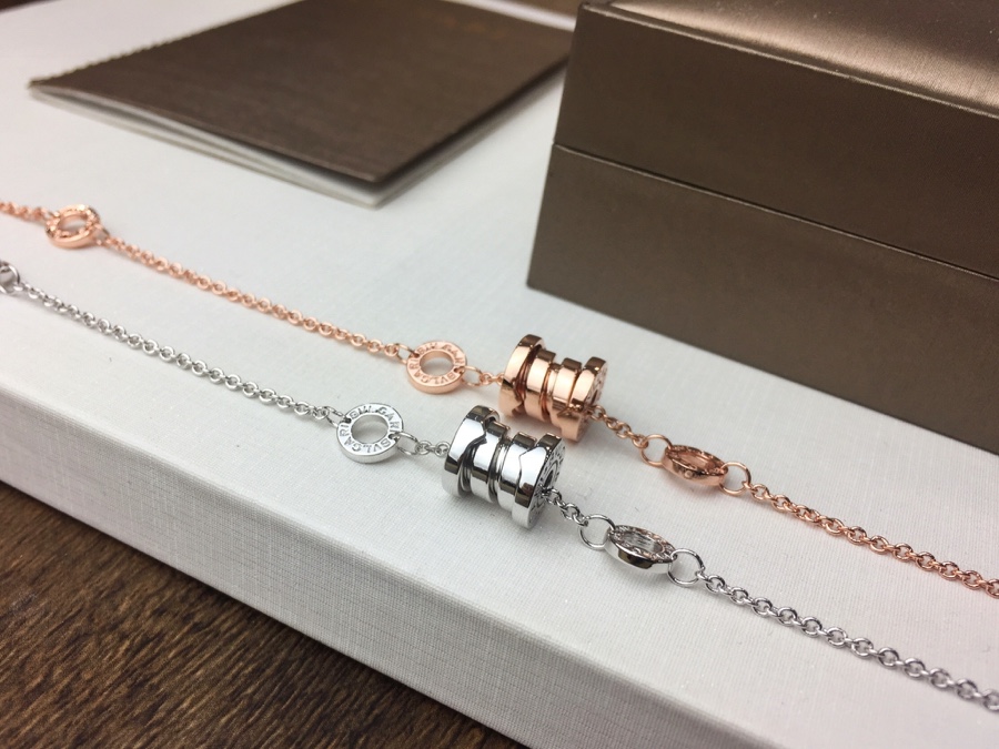 “¥225 Bvlgari B.Zero1 Springed Handing Chains in Classic Rose Gold/Platinum” - 图片 4