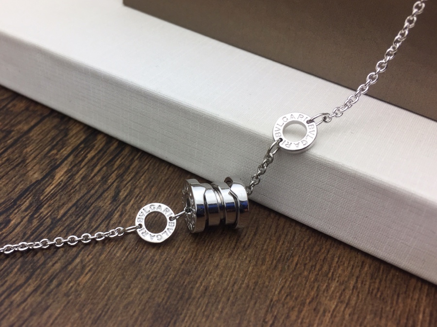 “¥225 Bvlgari B.Zero1 Springed Handing Chains in Classic Rose Gold/Platinum” - 图片 7