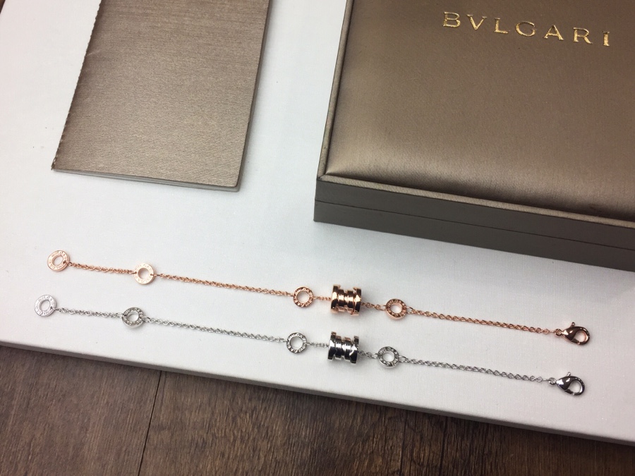 “¥225 Bvlgari B.Zero1 Springed Handing Chains in Classic Rose Gold/Platinum” - 图片 3