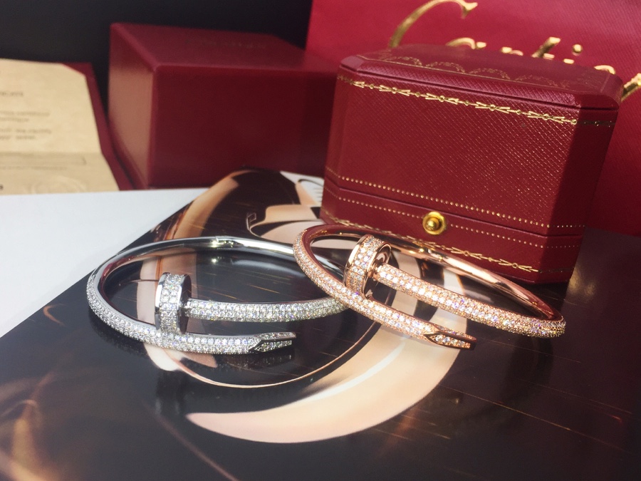 💥Cartier 卡地亚半圈满钻钉子手镯😘Juste un Clou系列独具创意～大胆而现代✨✨✨个性十