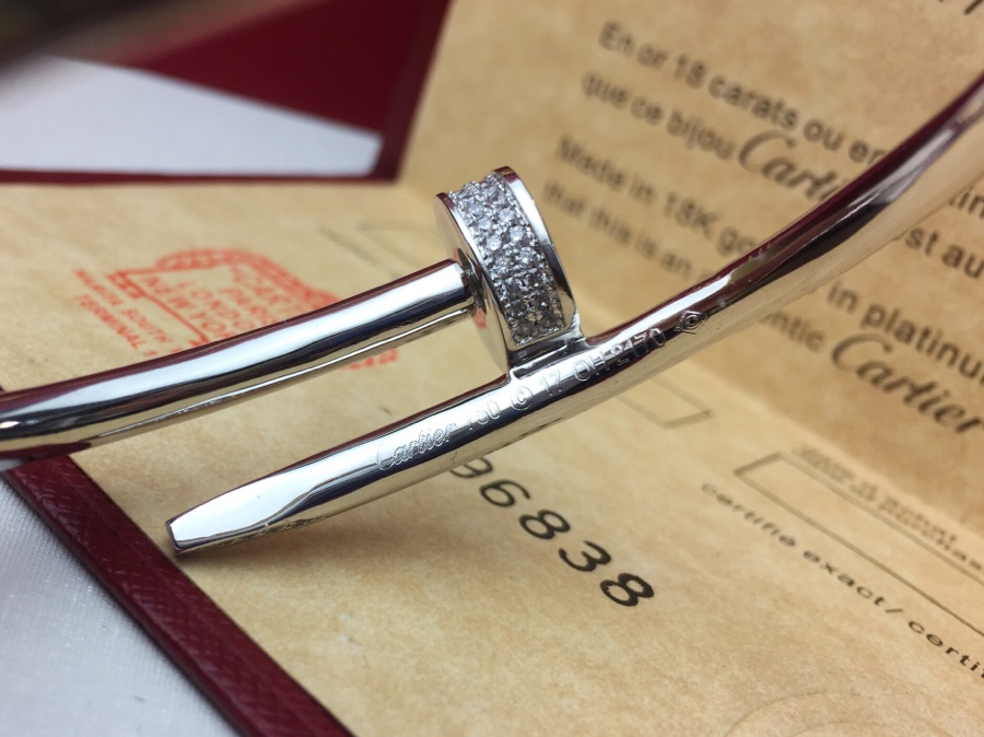 💥Cartier 卡地亚半圈满钻钉子手镯😘Juste un Clou系列独具创意～大胆而现代✨✨✨个性十