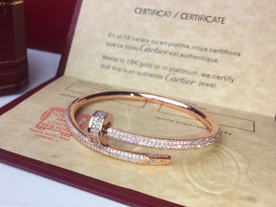 💥Cartier 卡地亚半圈满钻钉子手镯😘Juste un Clou系列独具创意～大胆而现代✨✨✨个性十