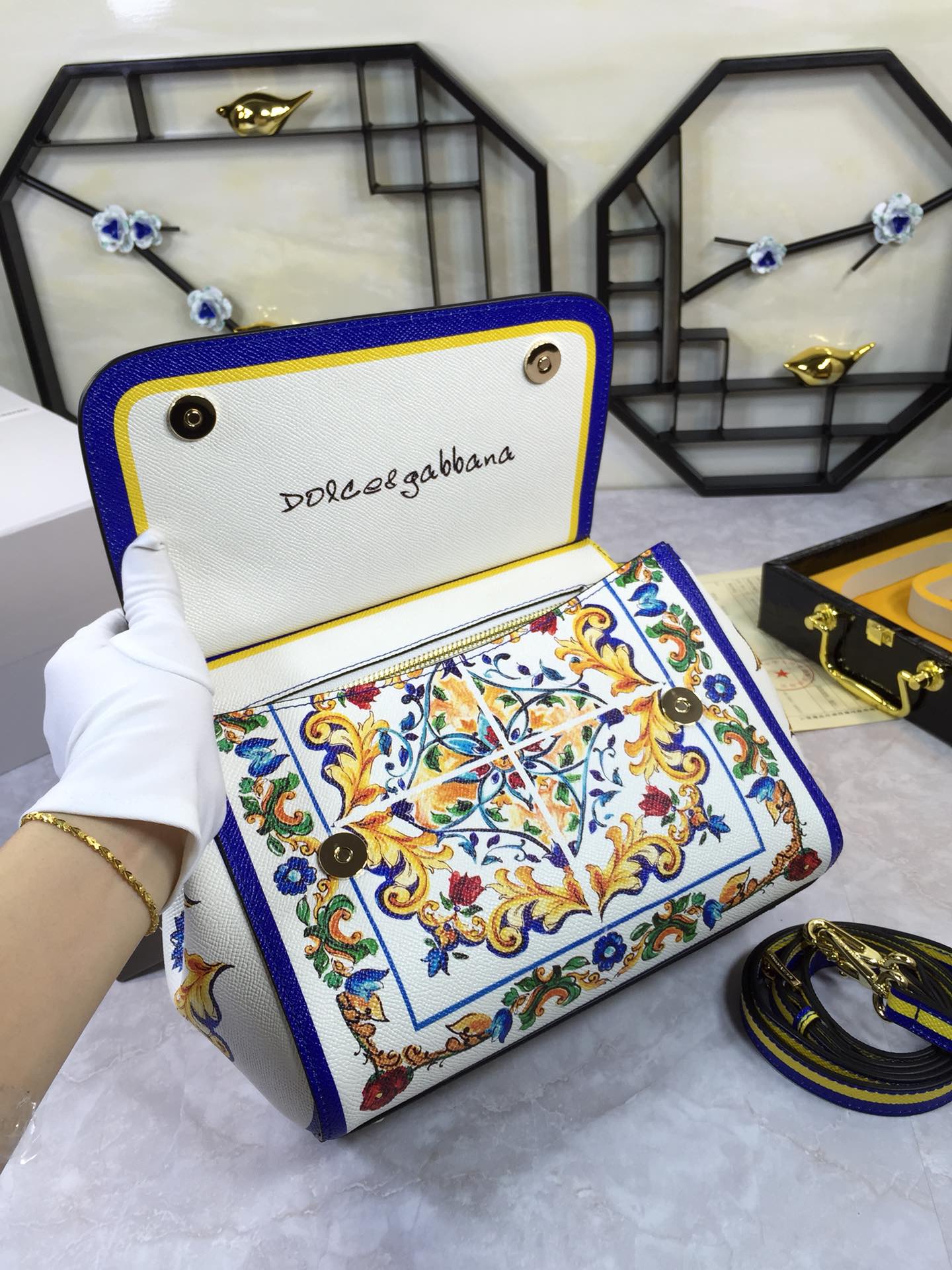Dolce&Gabbana杜嘉班纳可斜挎配镜子海外代购专用品有范有气场全新包型任何搭配都可以只要有一颗时