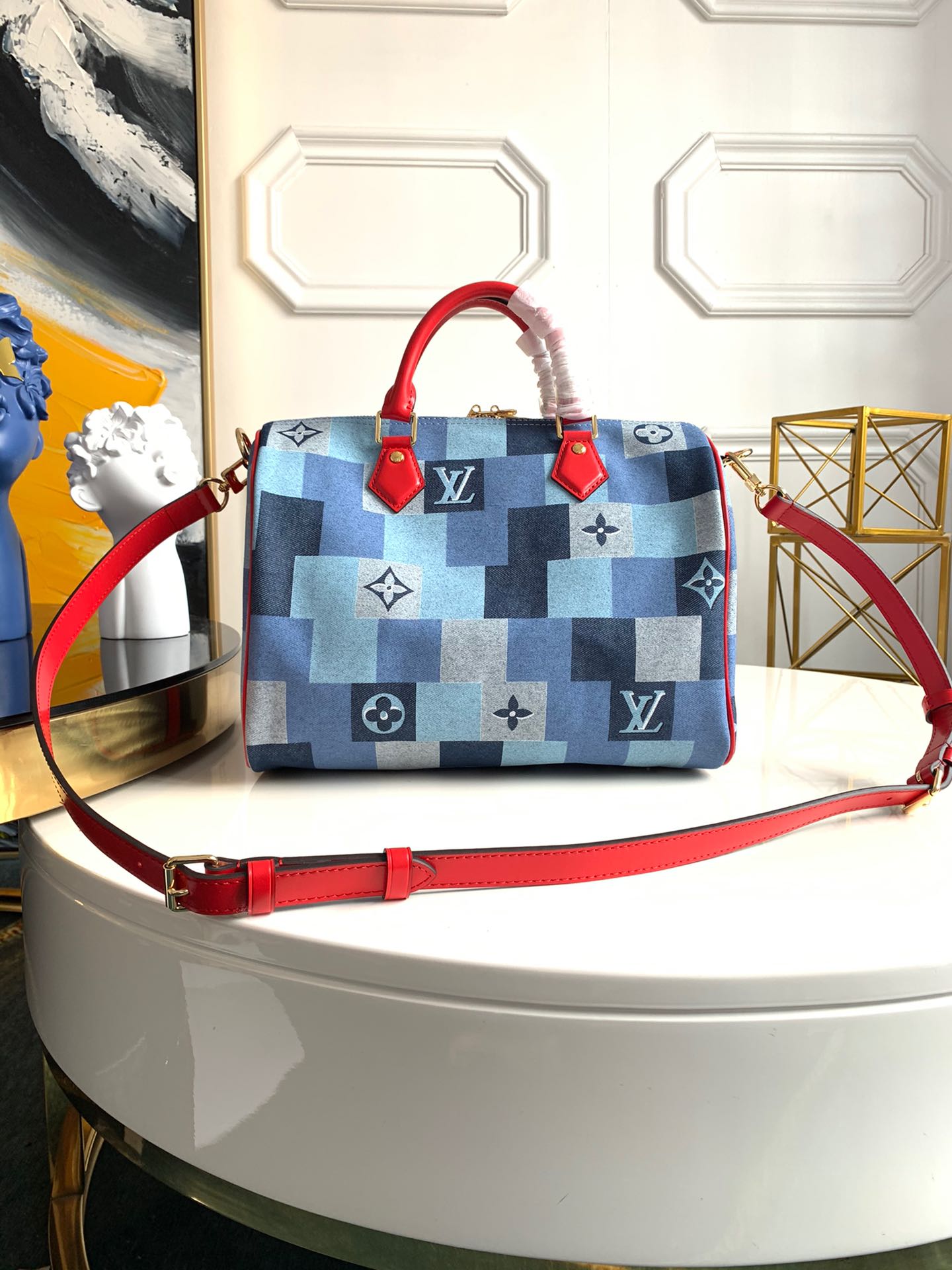 NO:395434,【Exclusive real photo M45041】 Denim pillow bag Speedy30 made of the iconic Damier Ebène canvas is specially designed for travelers. This bag is portable, shoulder or cross-back, and makes users show endless elegance.! Size 30×21×17.,LV【Original Leather】,louis vuitton19860909【独家实拍M45041】牛仔枕头包 以标志性 Damier Ebène 帆布制成的 Speedy30 专门为旅行者设计 该包无论手提、肩背或斜背,都令使用者流露无尽优雅 .!尺寸 30×21×17 .,LV【原厂皮】,louis vuitton,Bag