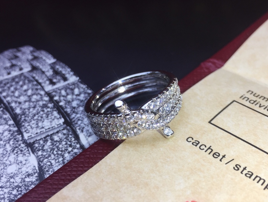Cartier 6码 女神 Cartier 款满钻绳结戒指 Cartier Entrelacés系列回归本真