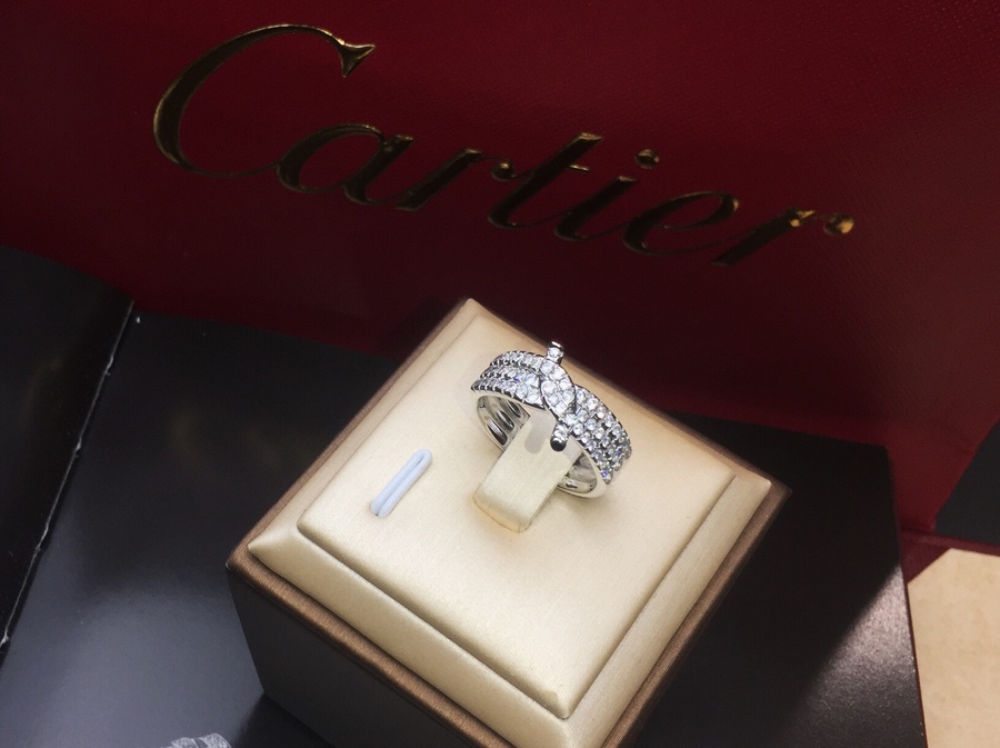 Cartier 6码 女神 Cartier 款满钻绳结戒指 Cartier Entrelacés系列回归本真