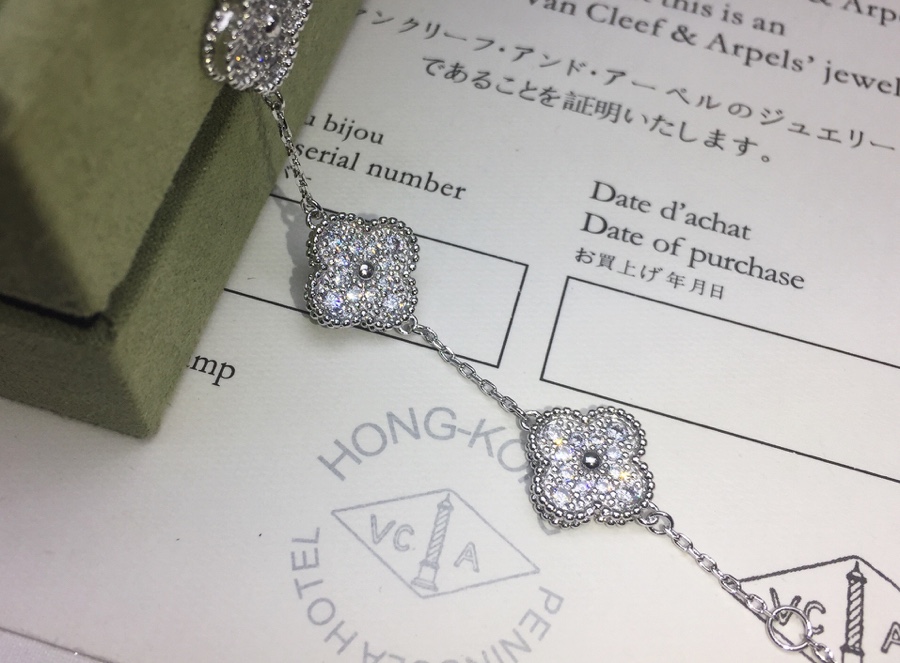 Van Cleef & Arpels Haute Couture Haute Joaillerie Fine Jewelry Earrings 9
