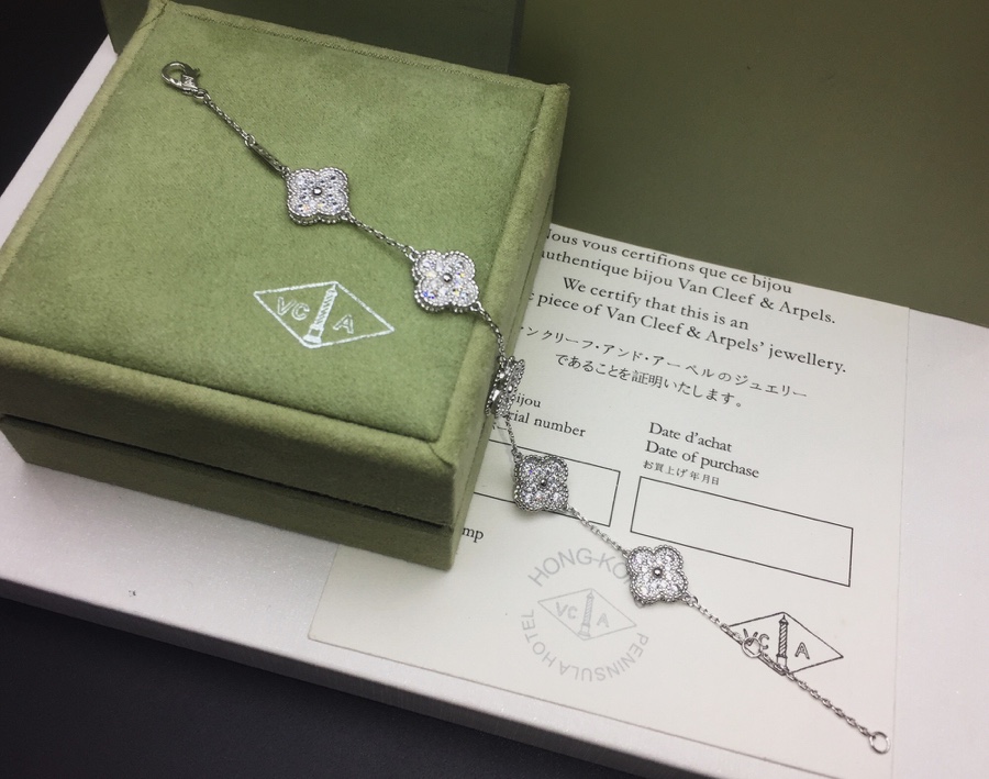 Van Cleef & Arpels Haute Couture Haute Joaillerie Fine Jewelry Earrings 8