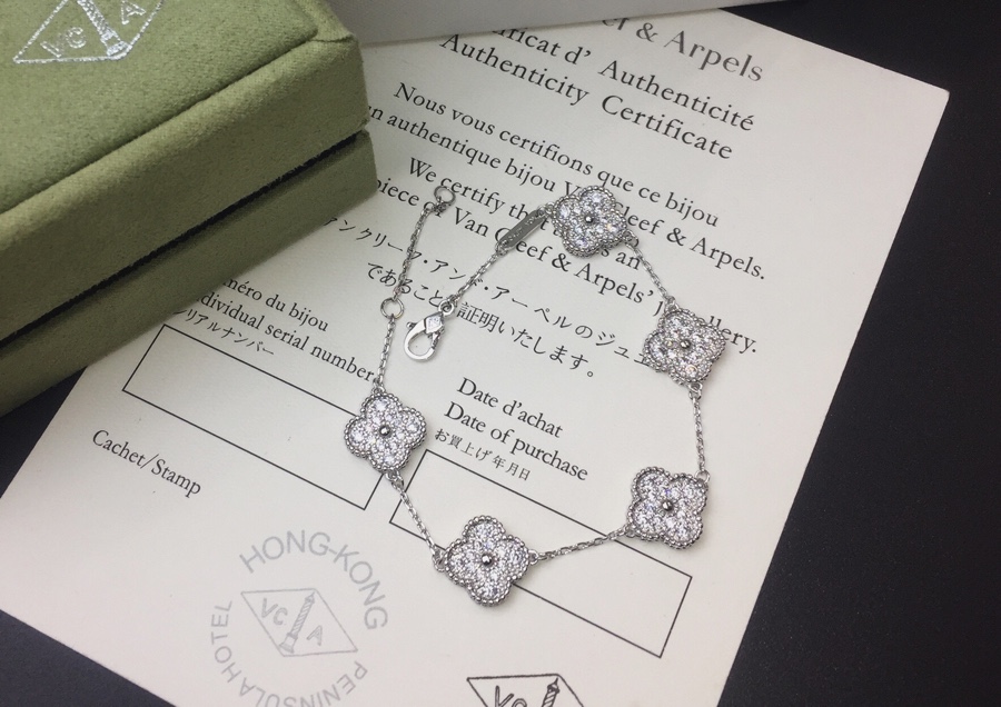 Van Cleef & Arpels Haute Couture Haute Joaillerie Fine Jewelry Earrings 4