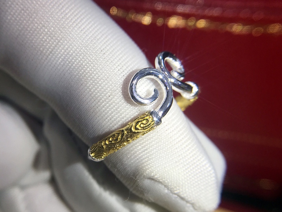 Cloud-Colored Gold Ring with Double-Color Plating for Allergy Protection and Style - 图片 7