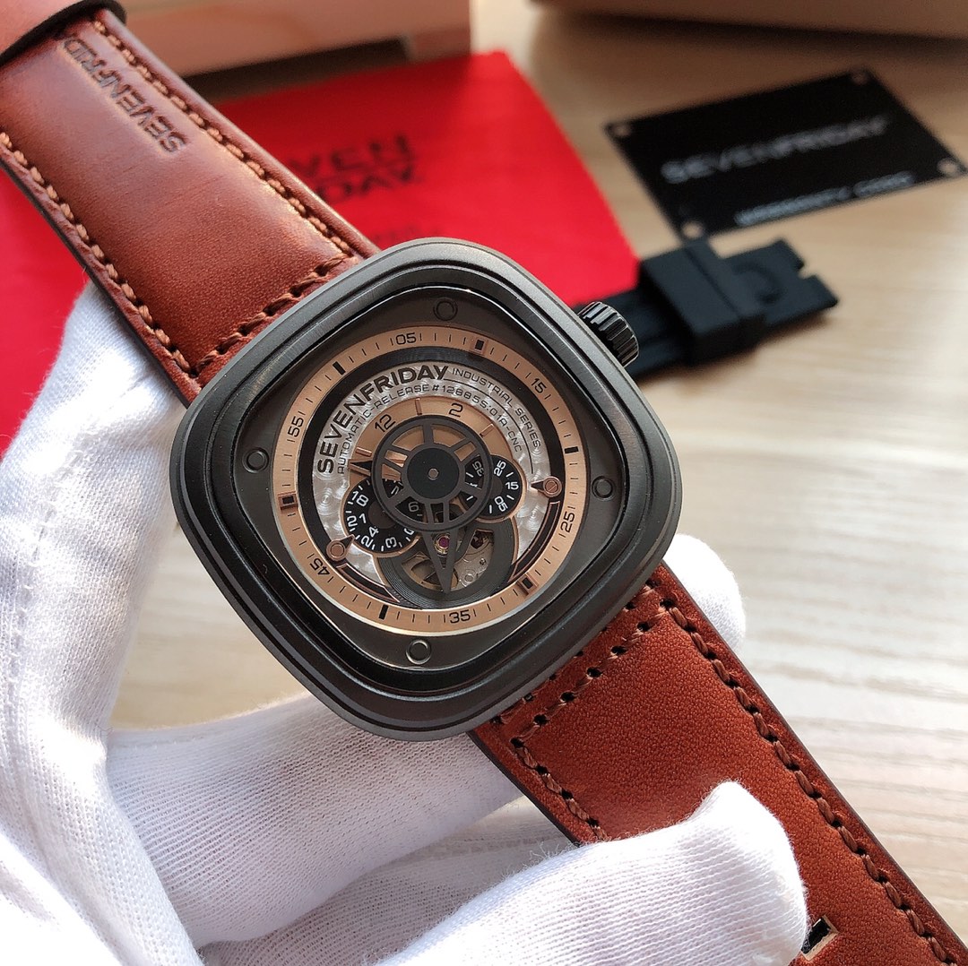 Orden original Calidad del pedido original El comerciante "sevenFriday" más rentable recomienda "vieja máquin…