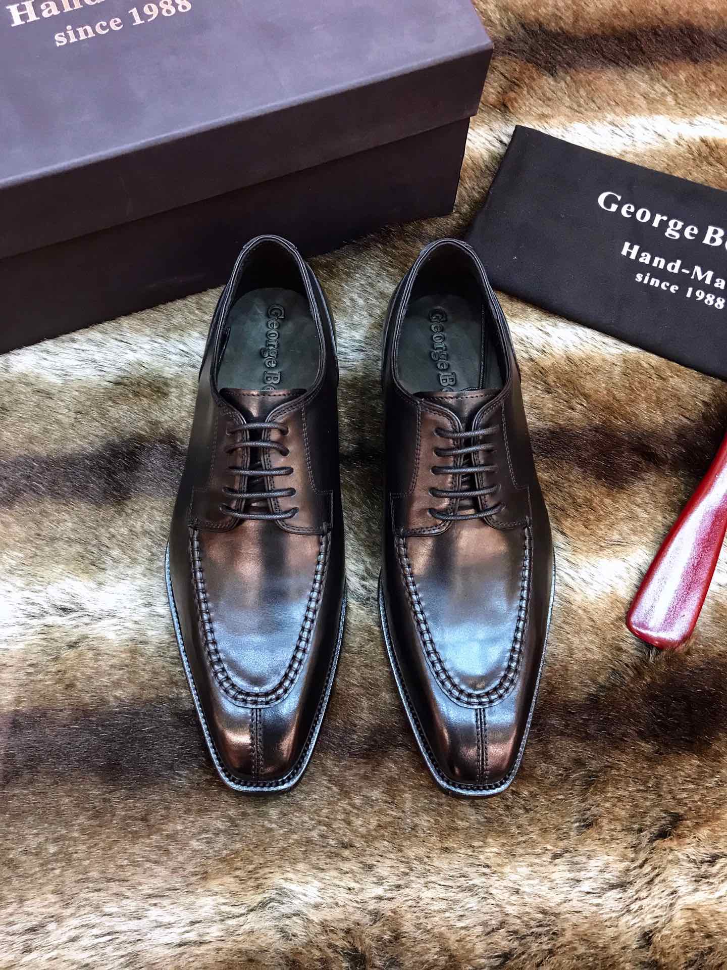 NO:356137,This year's counter has finally shipped the most expensive shoes in the world. Berluti's slogan is 