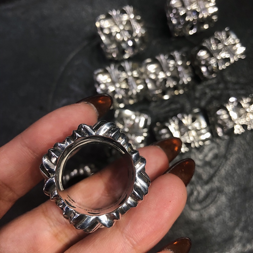 Chrome Hearts 克罗心Chrome hearts方形墓葬戒