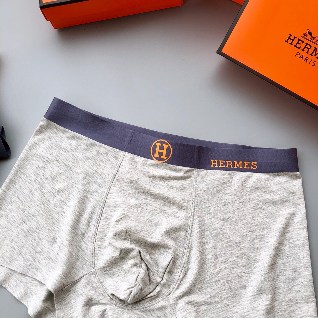 P75 Hermes 爱马仕 经典时尚男士内裤！外贸国外订单，原单品质，无缝切割工艺 科学配 91%莫代尔+9%氨纶，丝滑 透气 舒适！有型！ 一点也不紧绷 按照人体工程学设计 彰显男性性感魅力 超级好穿  一盒3条  L-XXXL 最大穿到38码 （注:贴身衣物 袜子 不退不换）