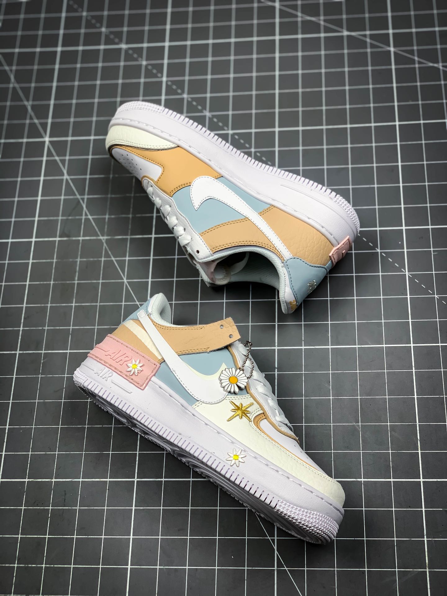 120  官网新款 耐克/NIKE 耐克空军低帮板鞋 马卡龙拼接小雏菊CK3172-002