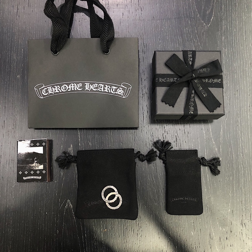 Chrome Hearts chrome hearts 克罗心十字铆钉条戒