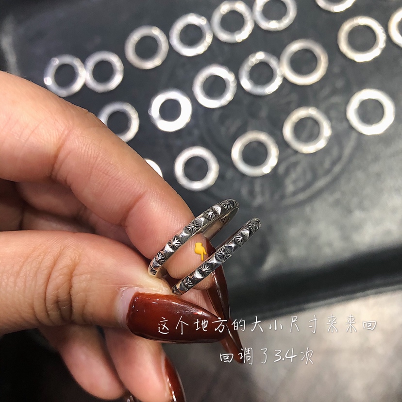 Chrome Hearts chrome hearts 克罗心十字铆钉条戒