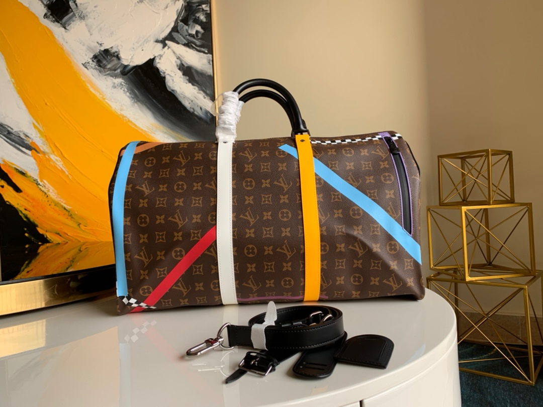 NO:395549,【Exclusive real photo M55819】KEEPALL 50 travel bag (with shoulder straps) Keepall is a classic in the Louis Vuitton travel bag series. This large Keepall uses Monogram canvas graffiti as the bag body, with colorful leather, with removable leather shoulder straps and a removable leather certificate set. Size: 50x29x23cm.,LV【Original leather】,louis vuitton,louis vuitton19860909【独家实拍M55819】KEEPALL 50 旅行袋（配肩带）Keepall是路易威登旅行袋系列中的经典.这个大号Keepall以Monogram帆布涂鸦为袋身,彩色配皮,配以可拆卸式皮肩带和一个可拆卸式皮证件套.size: 50x29x23cm .,LV【原厂皮】,louis vuitton,louis vuitton,Bag