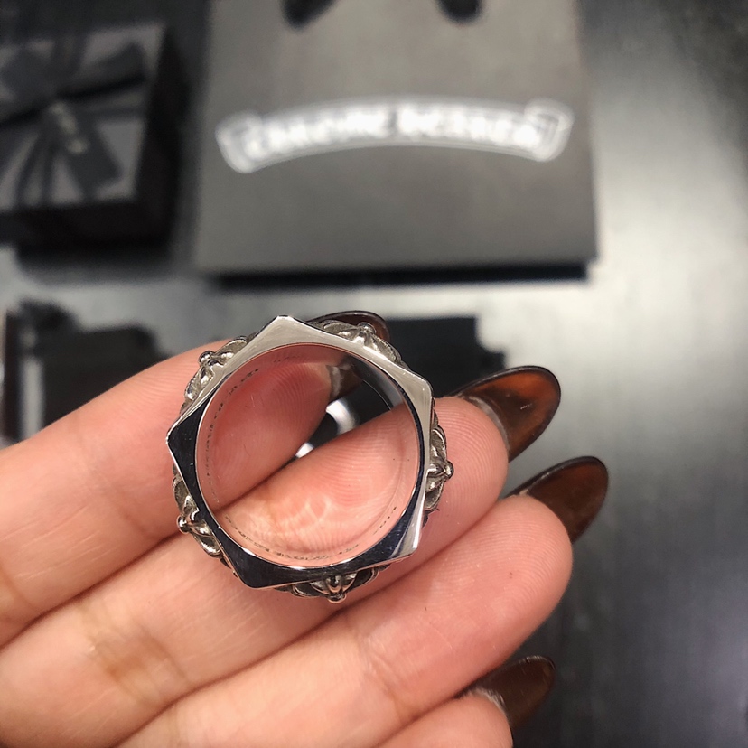 Chrome Hearts 开版 独家拍摄 （MZ）Chrome hearts 克罗心菱形十字戒指
