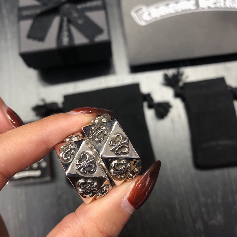Chrome Hearts 开版 独家拍摄 （MZ）Chrome hearts 克罗心菱形童军花戒指