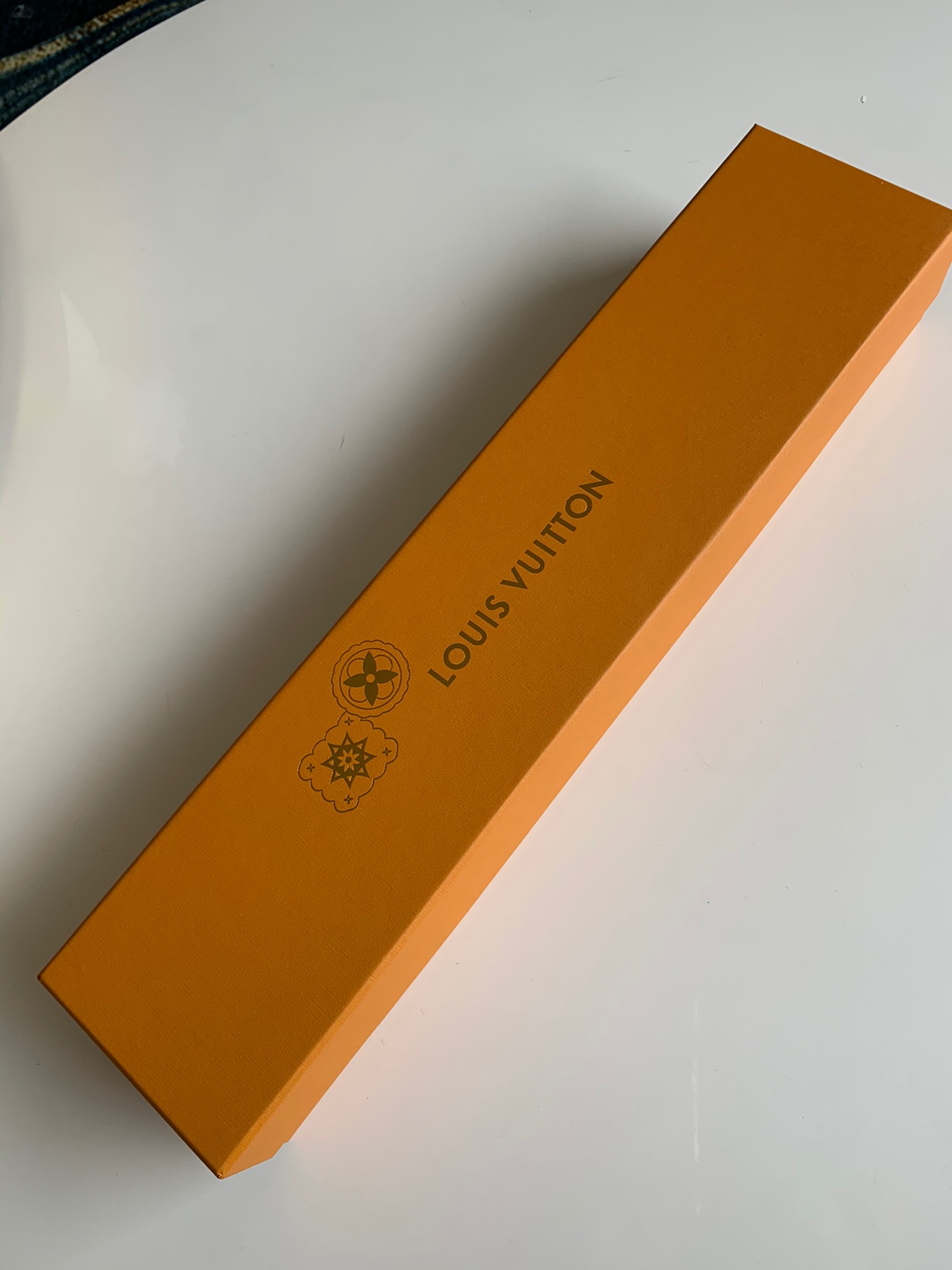 NO:395475,[Exclusive real-life multi-function mat] can be used as an office mat, mouse mat, coffee table mat, photo background mat-…,LV [original leather],louis vuitton19860909【独家实拍多功能垫子】 可做办公垫 鼠标垫 茶几垫 拍照背景垫-… .,LV【原厂皮】,louis vuitton,Bag