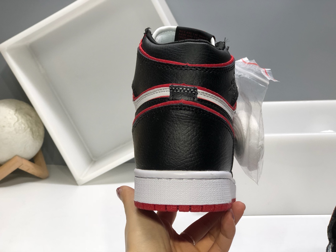 150/170 Air Jordan 1“Meant To Fly” 红外线/新黑红
