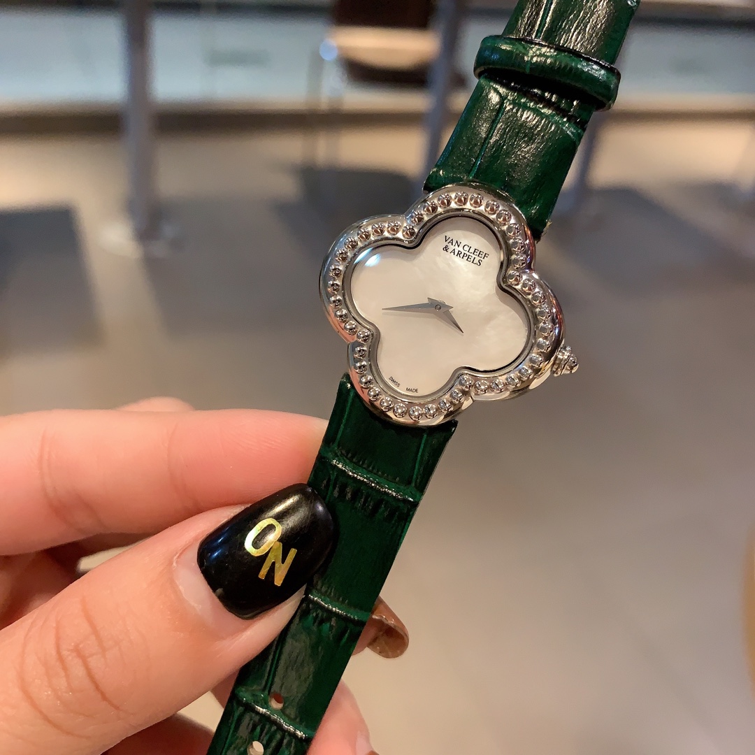 Van Cleef & Arpels Alhambra Vintage Clover Watch - Green Alligator Strap