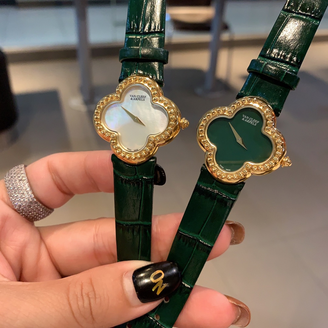 Van Cleef & Arpels Alhambra Vintage Clover Watch - Mother of Pearl Dial