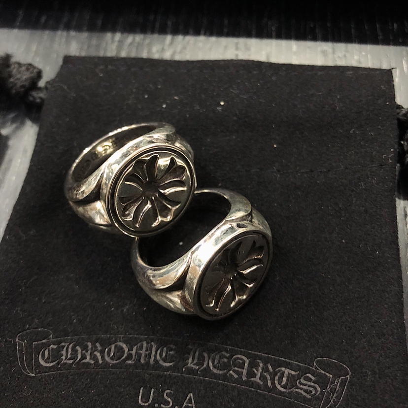 Chrome Hearts 新款.Chrome hearts 克罗心印章镂刻戒指