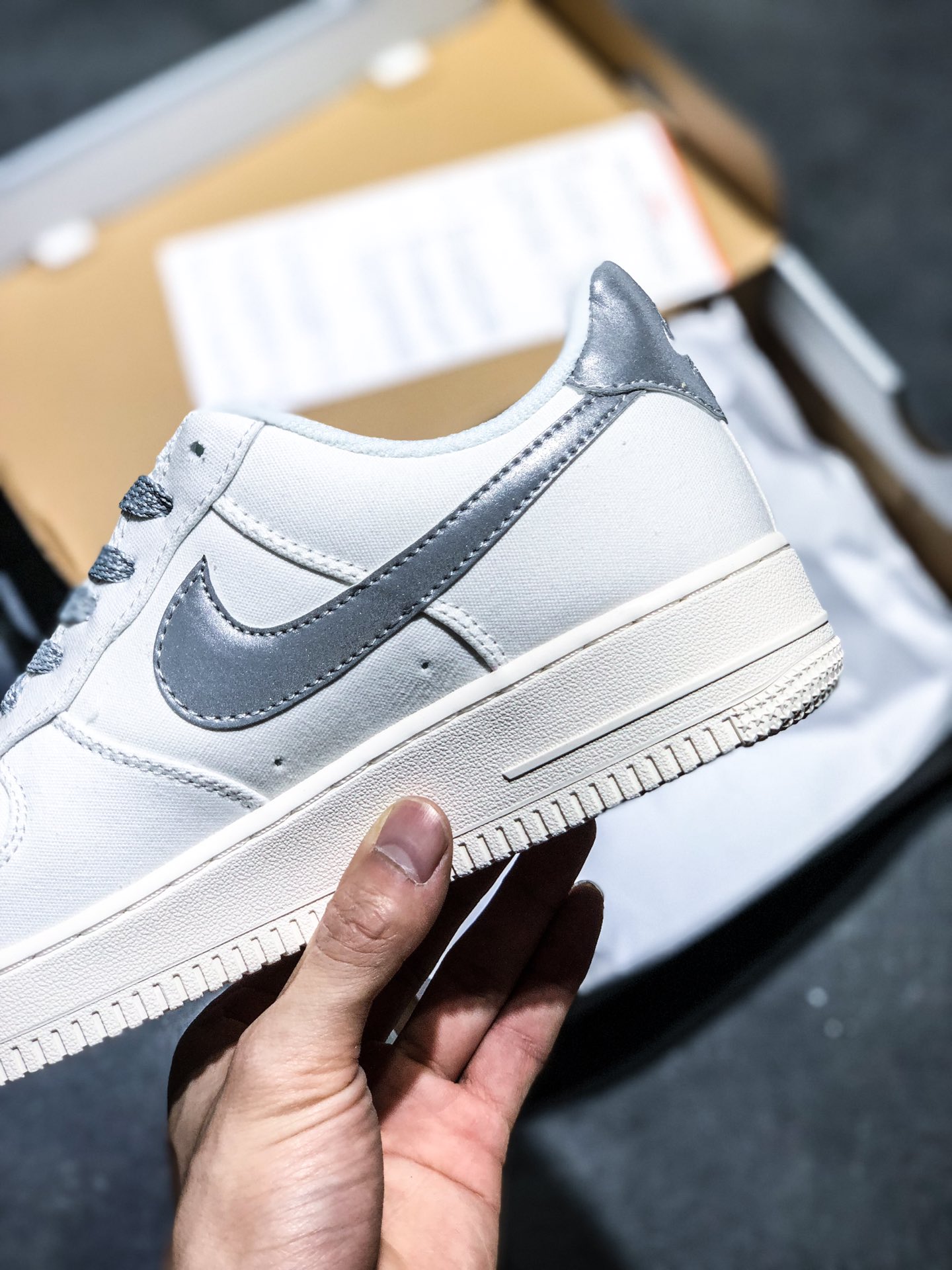 190 海外专柜上线 国内无缘 Air Force 1 '07 Low 反光布满天星 315122-106