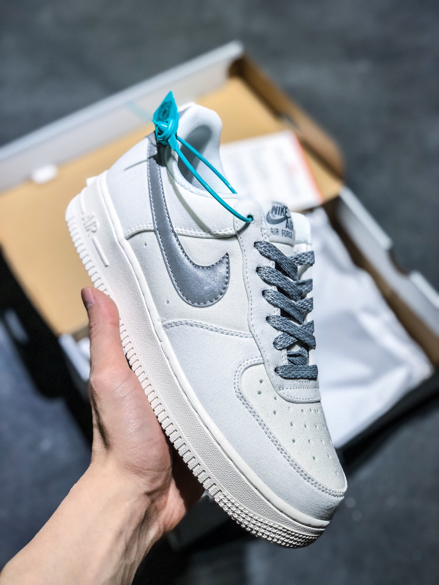 190 海外专柜上线 国内无缘 Air Force 1 '07 Low 反光布满天星 315122-106