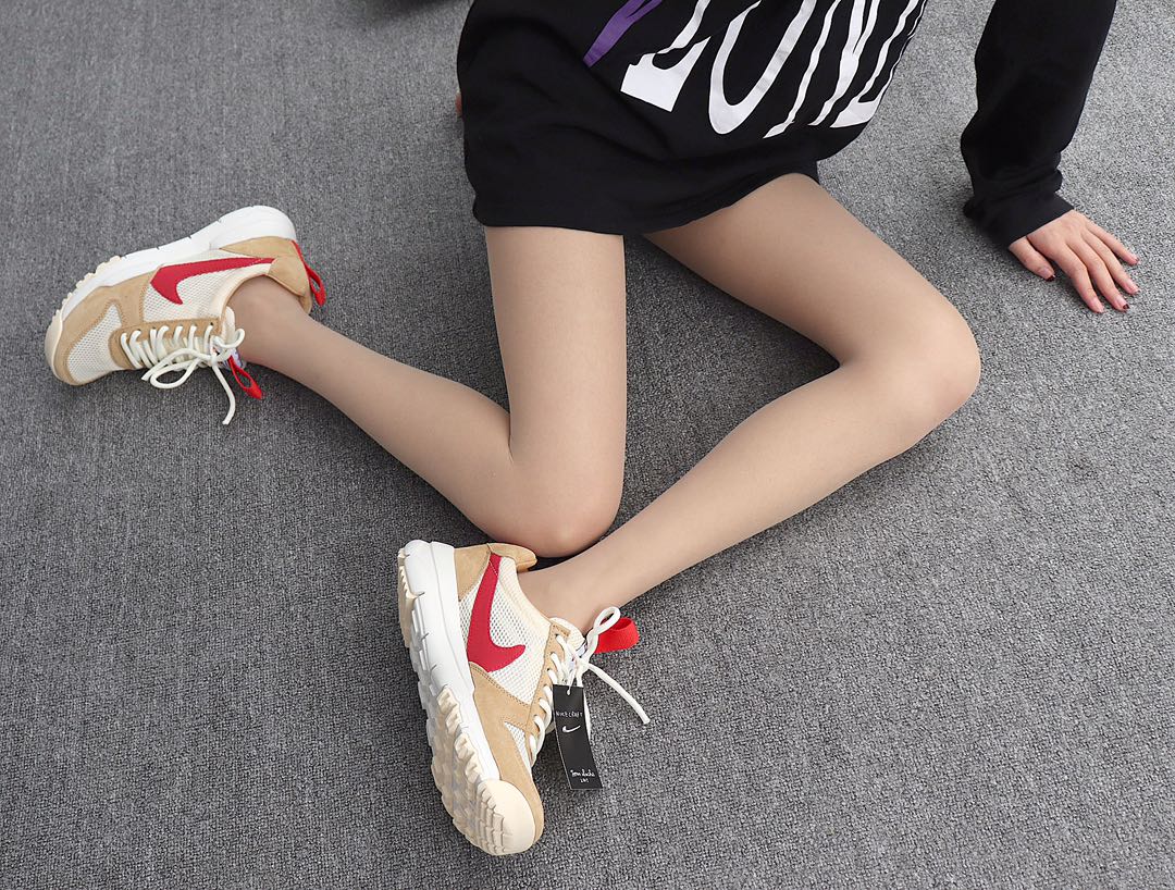 200 Nike Craft Mars Yard TS “NASA” 2.0 AA2261-100 宇航员 棕米白红 GD权志龙上脚同款 模特上脚图