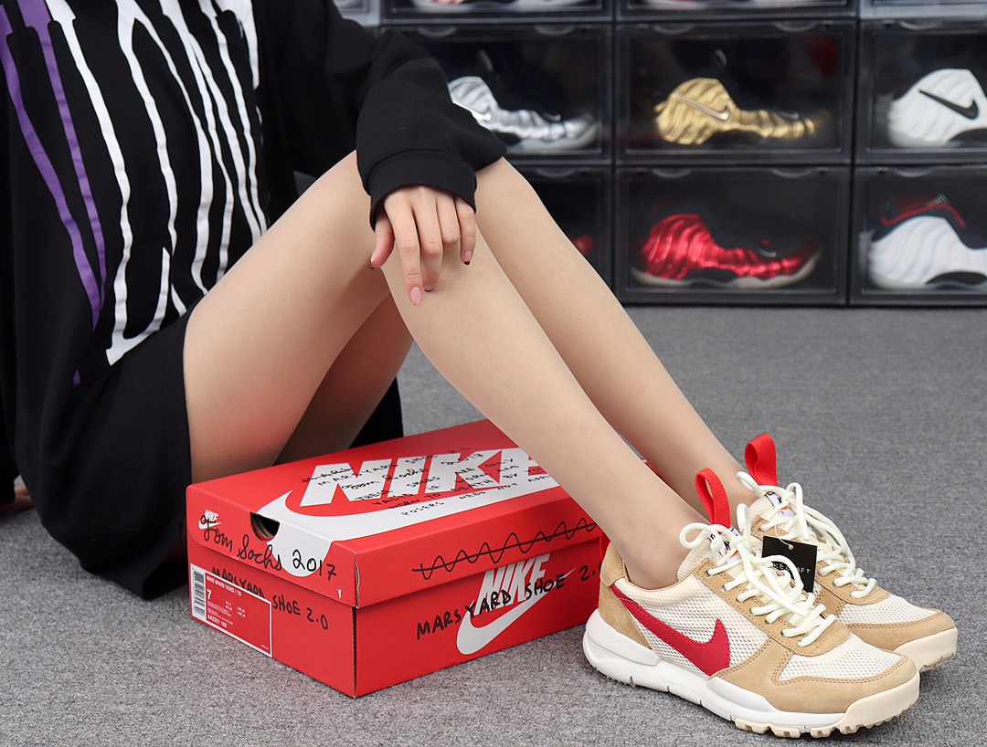 200 Nike Craft Mars Yard TS “NASA” 2.0 AA2261-100 宇航员 棕米白红 GD权志龙上脚同款 模特上脚图