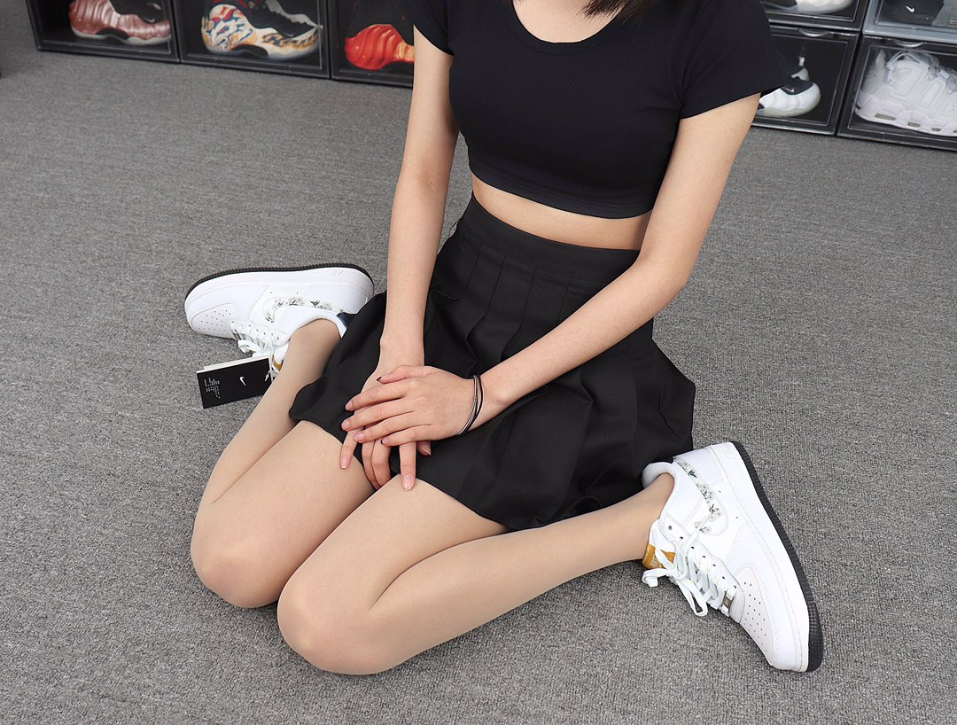 220 Nike Air Force 1 CW5859-100“Daisy Pack”小雏菊 AF1 真标原盒 空军一号 模特上脚图