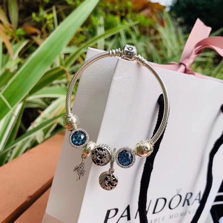 NO:103611,The latest hot-selling model is paired with Pandora bracelet in summer!  First-hand supply!   Special channels: Sterling silver material, enough gram, imported rhinestones, fully hand-in-made bracelet size 16-21cm, wearing recommendation (pure hand circumference 2cm) is limited to sale, equipped with a full set of packaging for special counters!  !  Welcome to place an order, Pandora finished bracelet, bracelet, pure silver19860909热卖款最新搭配潘多拉手链夏季美搭！一手货源！  特殊渠道 材质纯银,足克足量,进口水钻全手工镶嵌手链尺寸16-21cm,佩戴建议（净手围2cm）限量出售,配专柜全套包装！！欢迎下单,潘多拉成品手镯,bracelet,bracelet,pure silver,Jewelry