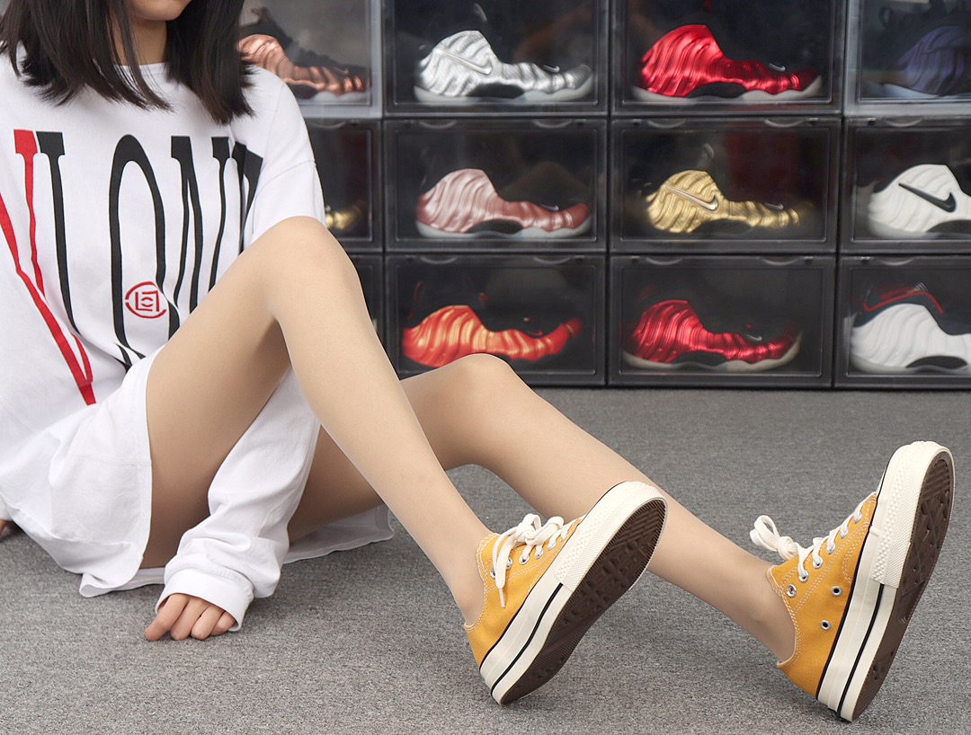 110 Converse匡威 1970S帆布硫化鞋 162063C 明黄 低帮 模特上脚图