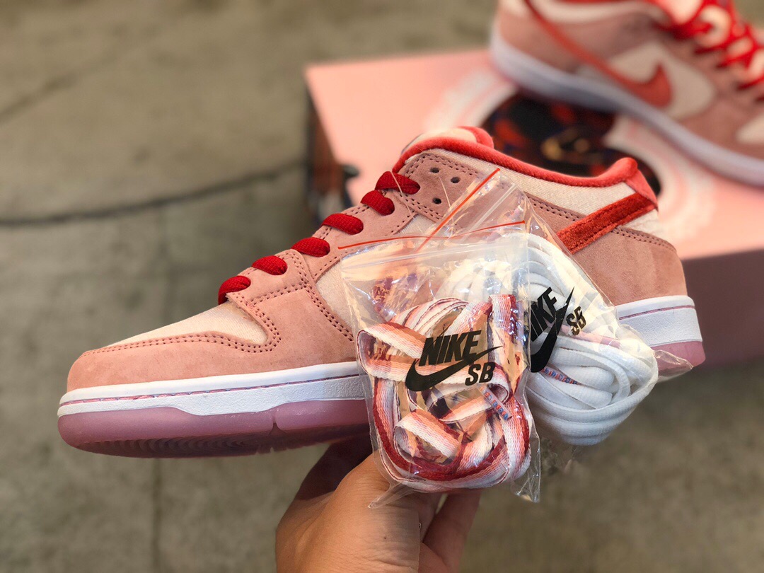 170   Strange Love   Nike SB Dunk Low Pro QS 情人节限定骚粉高光丝绒色滑板鞋