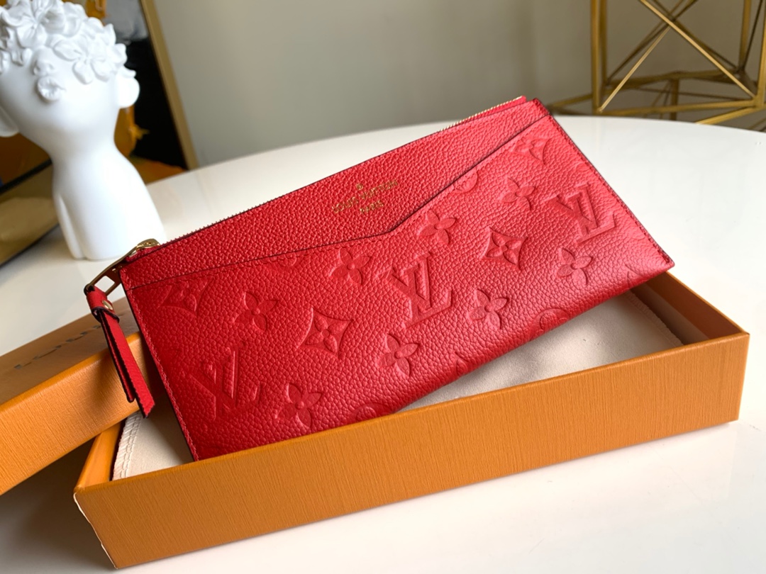 NO:395521,【Exclusive real shot M68712】Mélanie BB red full leather embossed v-pee la wallet oo[handshake][handshake] with V-shaped front pocket and zipper closure, m68712 makes the slim body exude an elegant atmosphere.20.0 x 10.0 x 0.3 cm.,LV【original leather】,louis vuitton,wallets19860909【独家实拍M68712】Mélanie BB 红色全皮压花v皮拉牌钱包oo[握手][握手]搭配 V 形前袋与拉链封口,m68712令纤薄身形流露雅致气息.20.0 x 10.0 x 0.3 cm .,LV【原厂皮】,louis vuitton,wallets,Bag