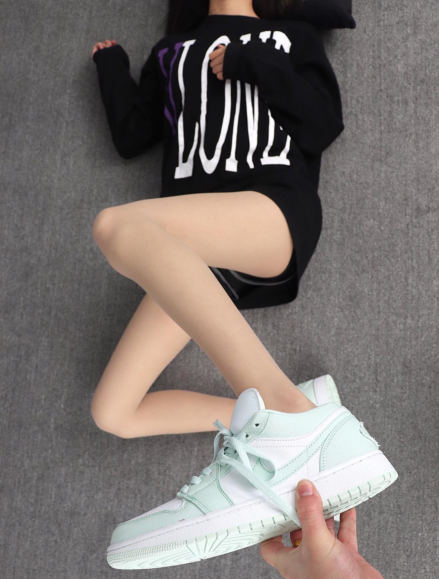 220  Nike Air Jordan 1 Low CW1381-003 浅绿帆布 AJ1乔丹1代低帮  模特上脚图