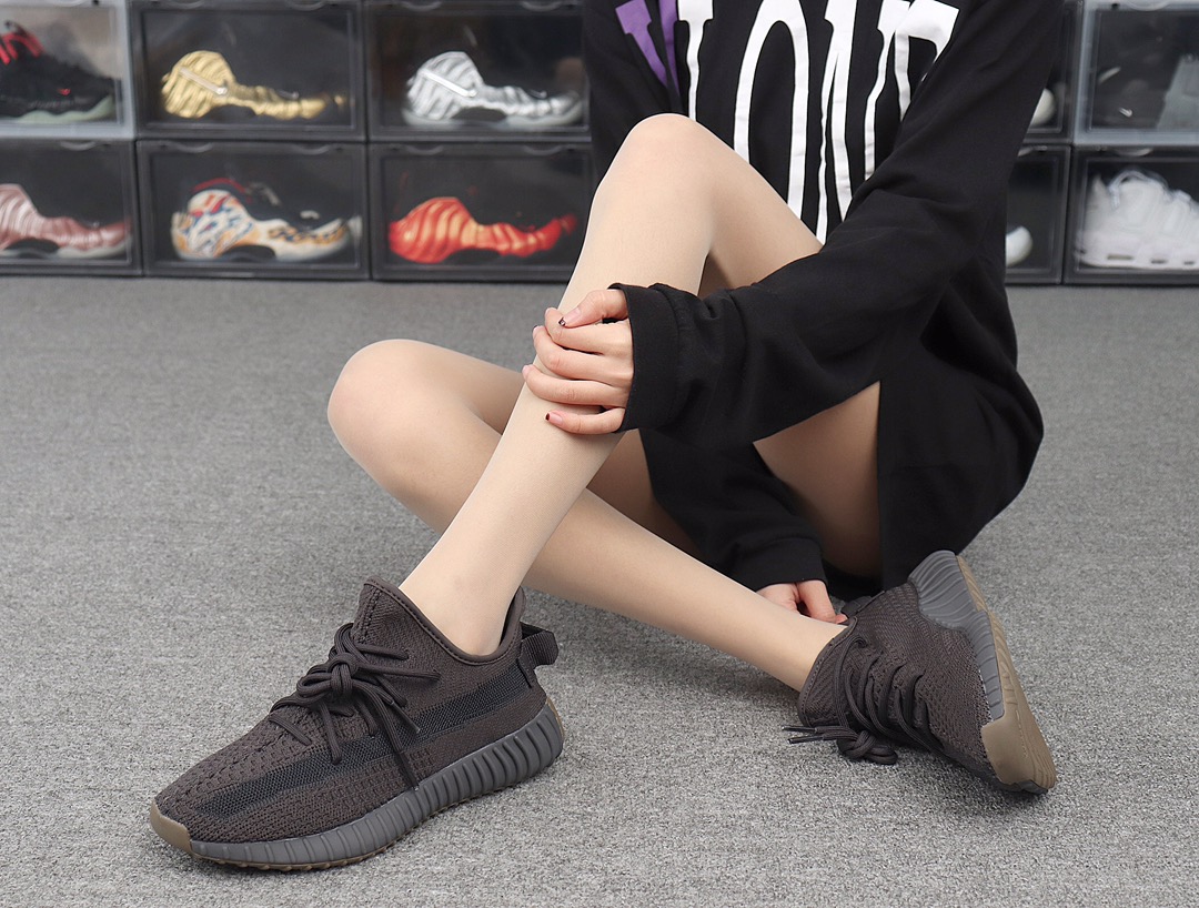 180  Adidas Yeezy Boost 350V2 FY4176 黑生胶 椰子2代