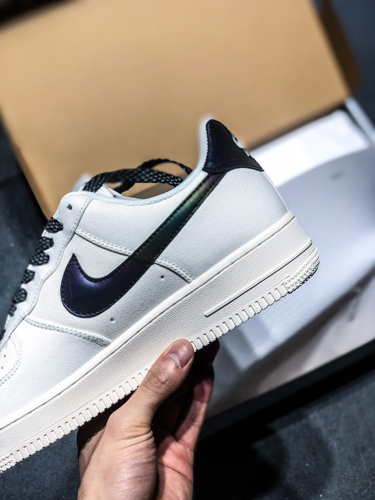 p190 海外专柜上线 国内无缘 Air Force 1 '07 反光布黑满天星 315122-106