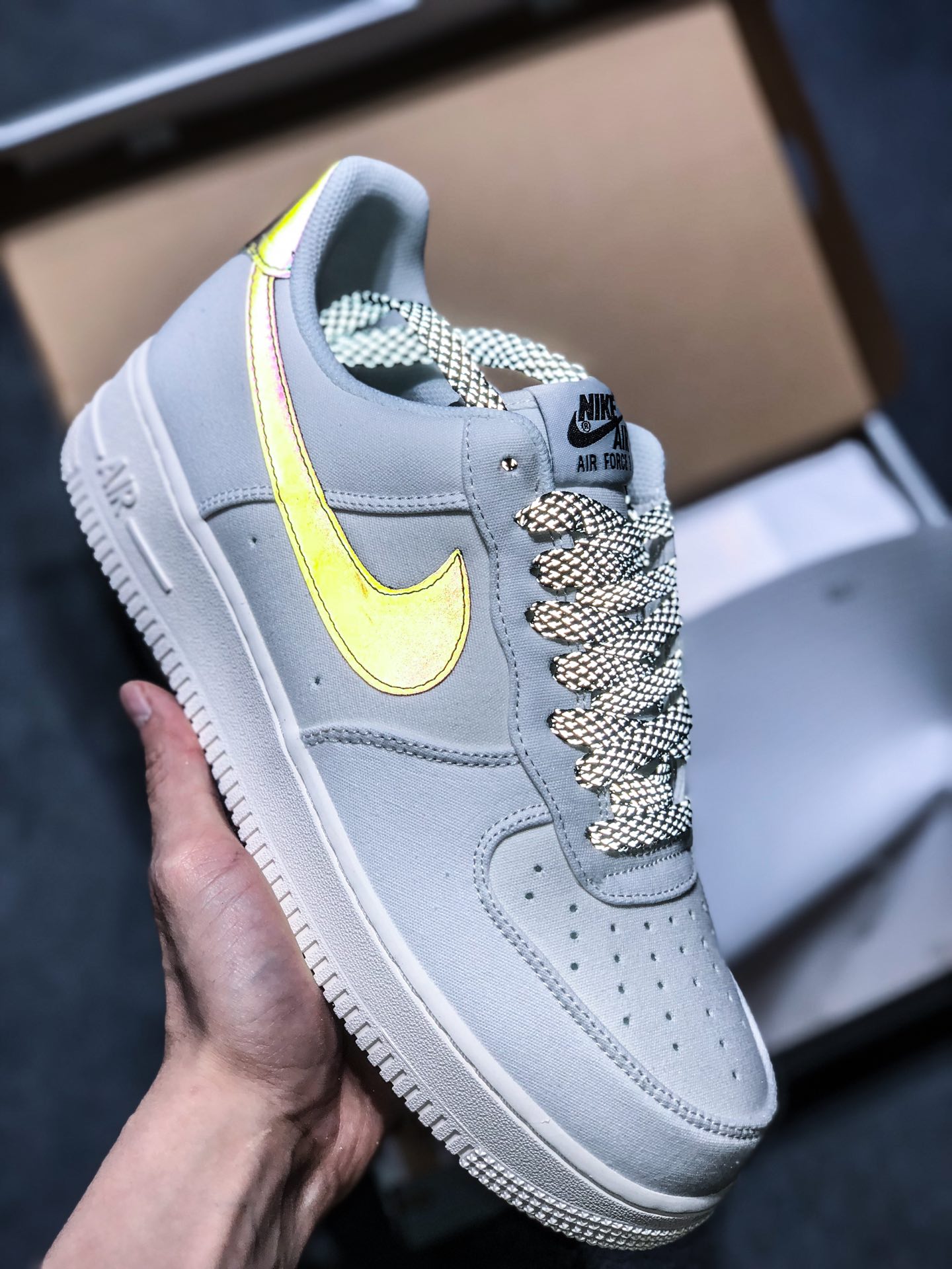 p190 海外专柜上线 国内无缘 Air Force 1 '07 反光布黑满天星 315122-106