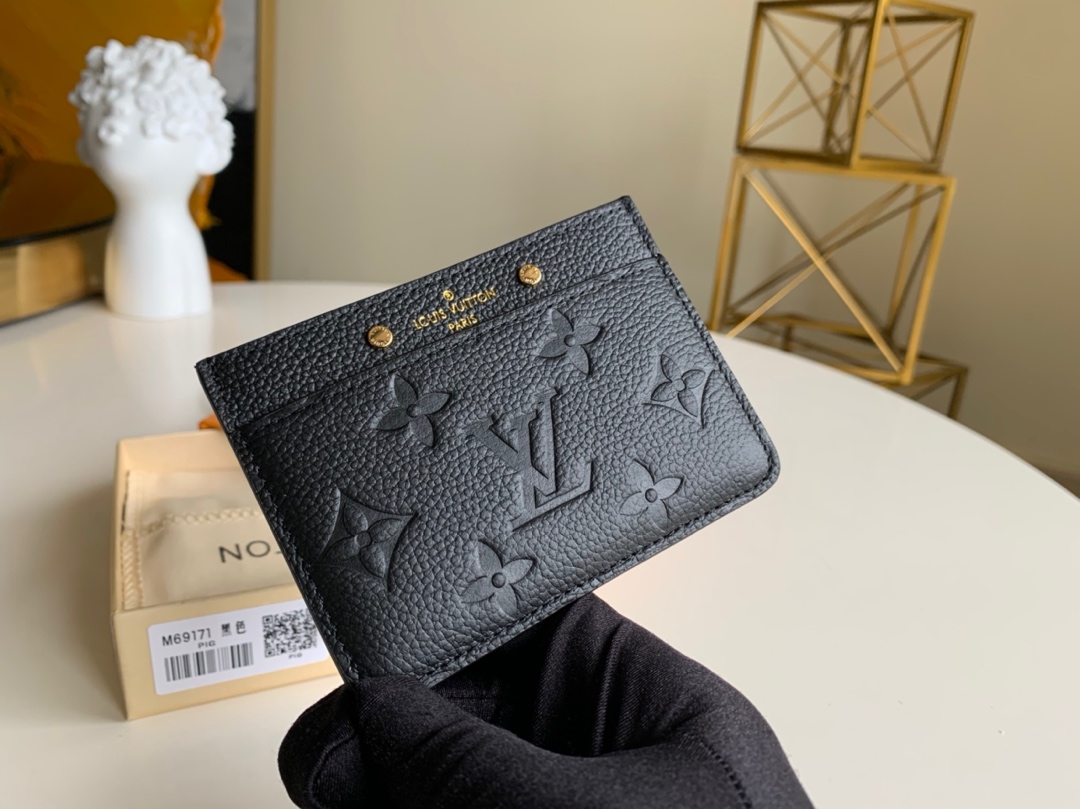 NO:395542,【Exclusive real photo M69171】Card clip Monogram Empreinte leather with gentle atmosphere, compact configuration can be included in any handbag or pocket, and can also accommodate credit card, business card or transportation card model 69174/69171 Color pink/black size 11*7.5*0.4.190, LV [original leather], louis vuitton19860909【独家实拍M69171】卡夹Monogram Empreinte 皮革的温婉气息小巧构型可收入任意手袋或口袋亦可容纳信用卡、名片或交通卡型号69174/69171 颜色粉色/黑色尺寸11*7.5*0.4 .190,LV【原厂皮】,louis vuitton,Bag
