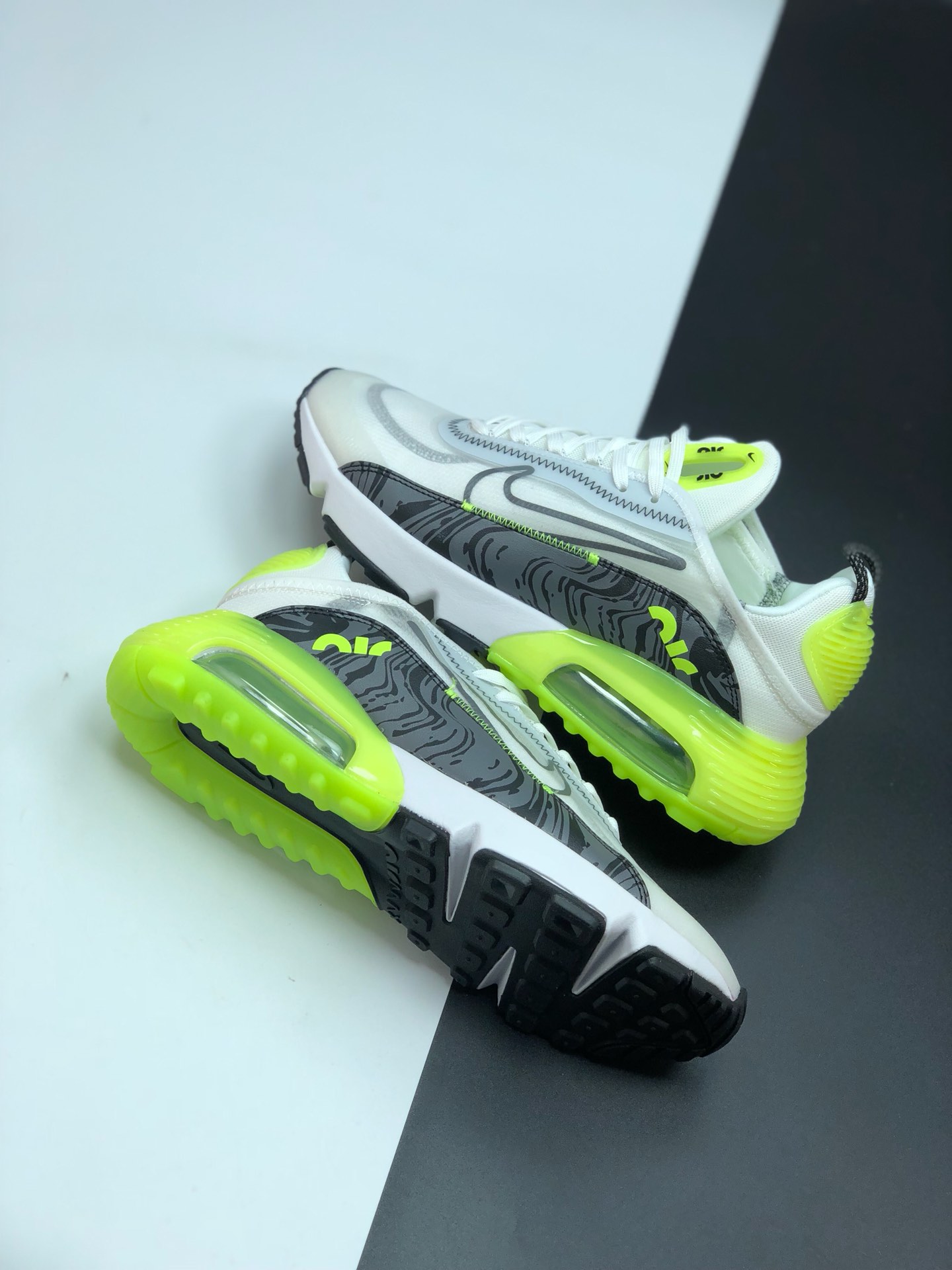 150 公司级 Nike Air Max 2090 气垫跑步鞋 CT7695 009