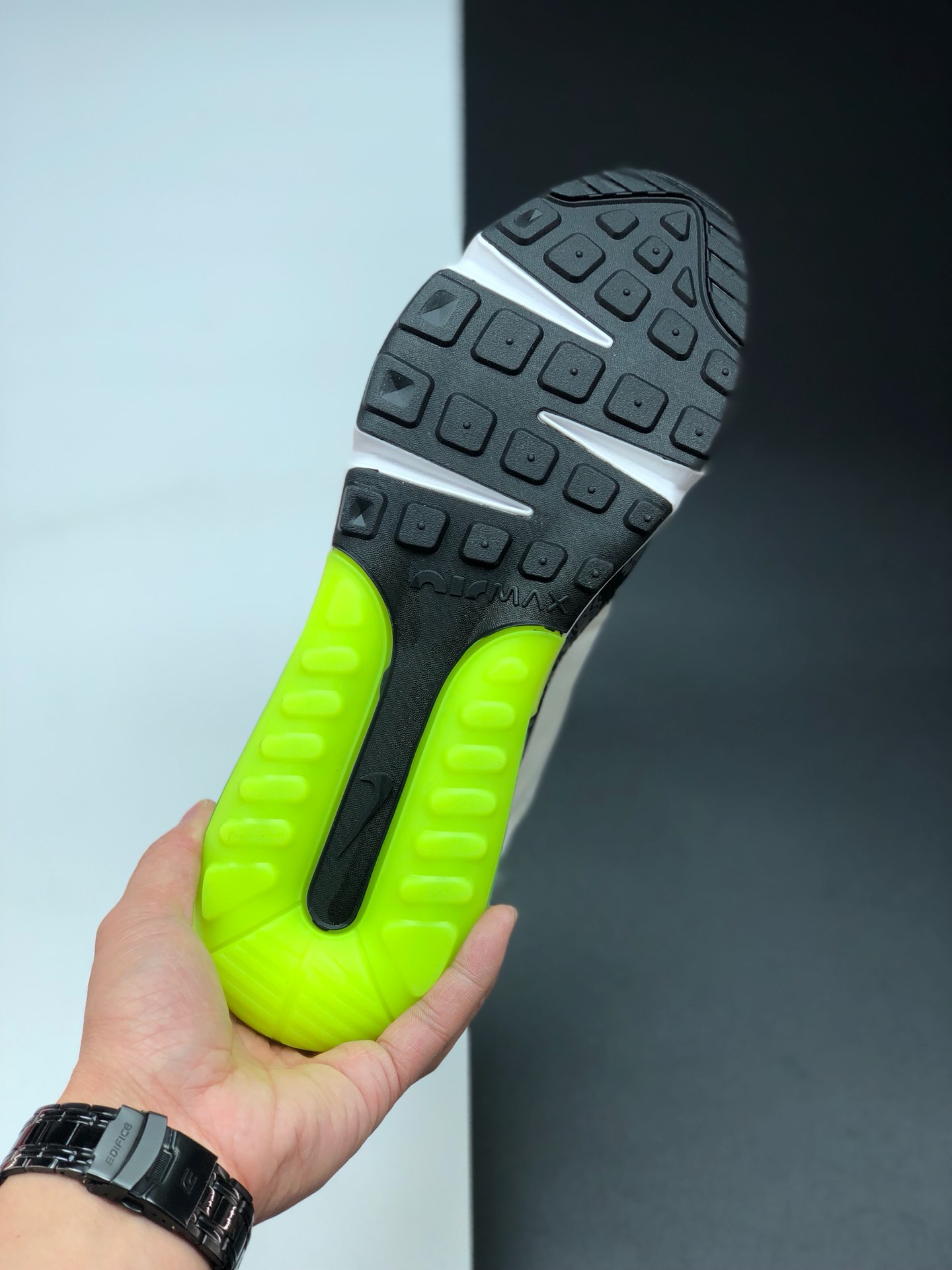 150 公司级 Nike Air Max 2090 气垫跑步鞋 CT7695 009