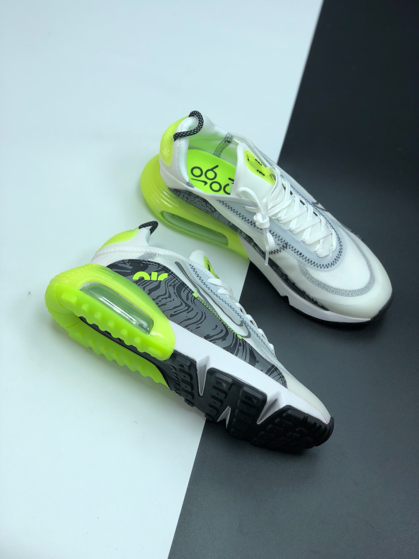 150 公司级 Nike Air Max 2090 气垫跑步鞋 CT7695 009