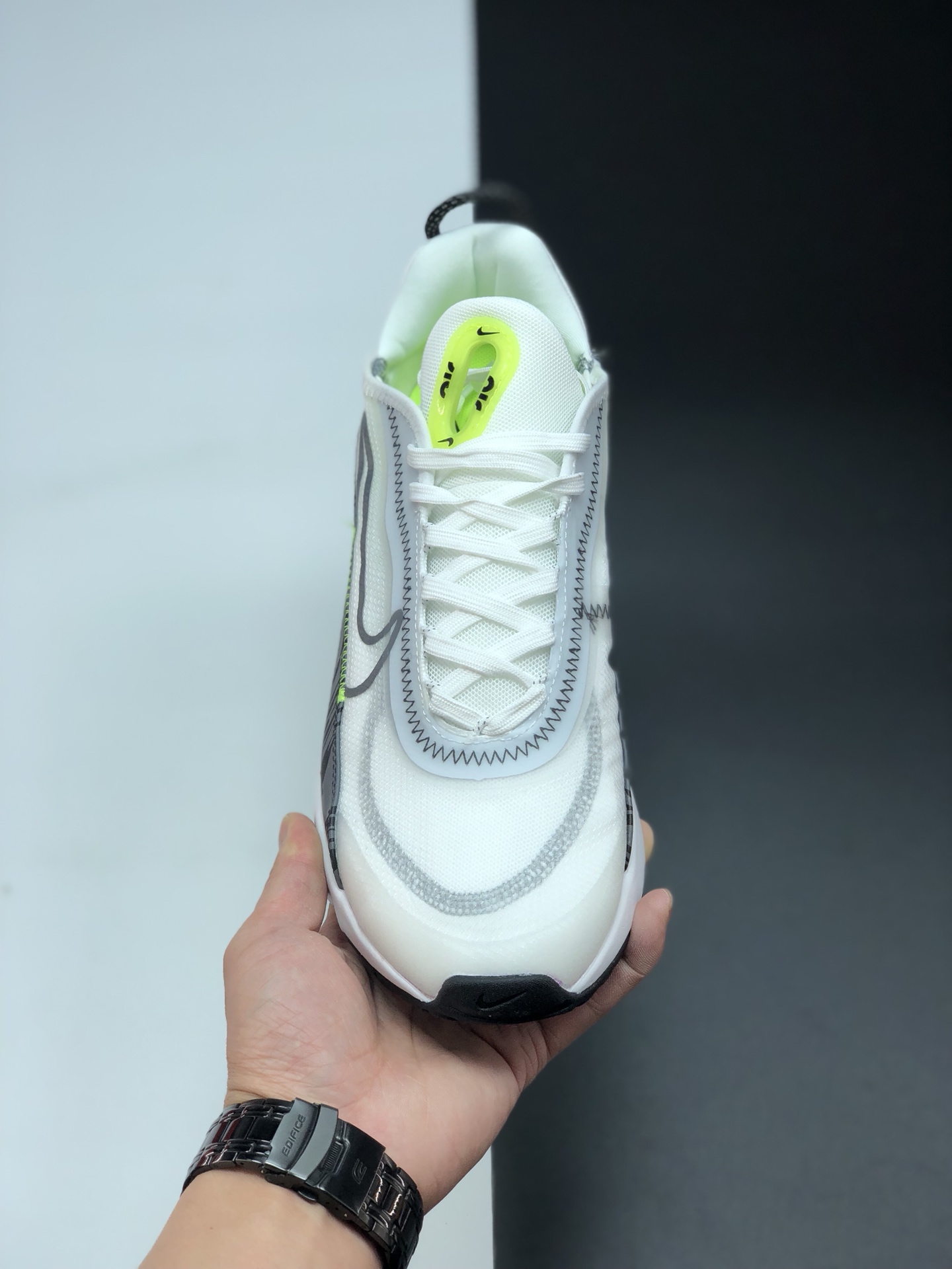 150 公司级 Nike Air Max 2090 气垫跑步鞋 CT7695 009