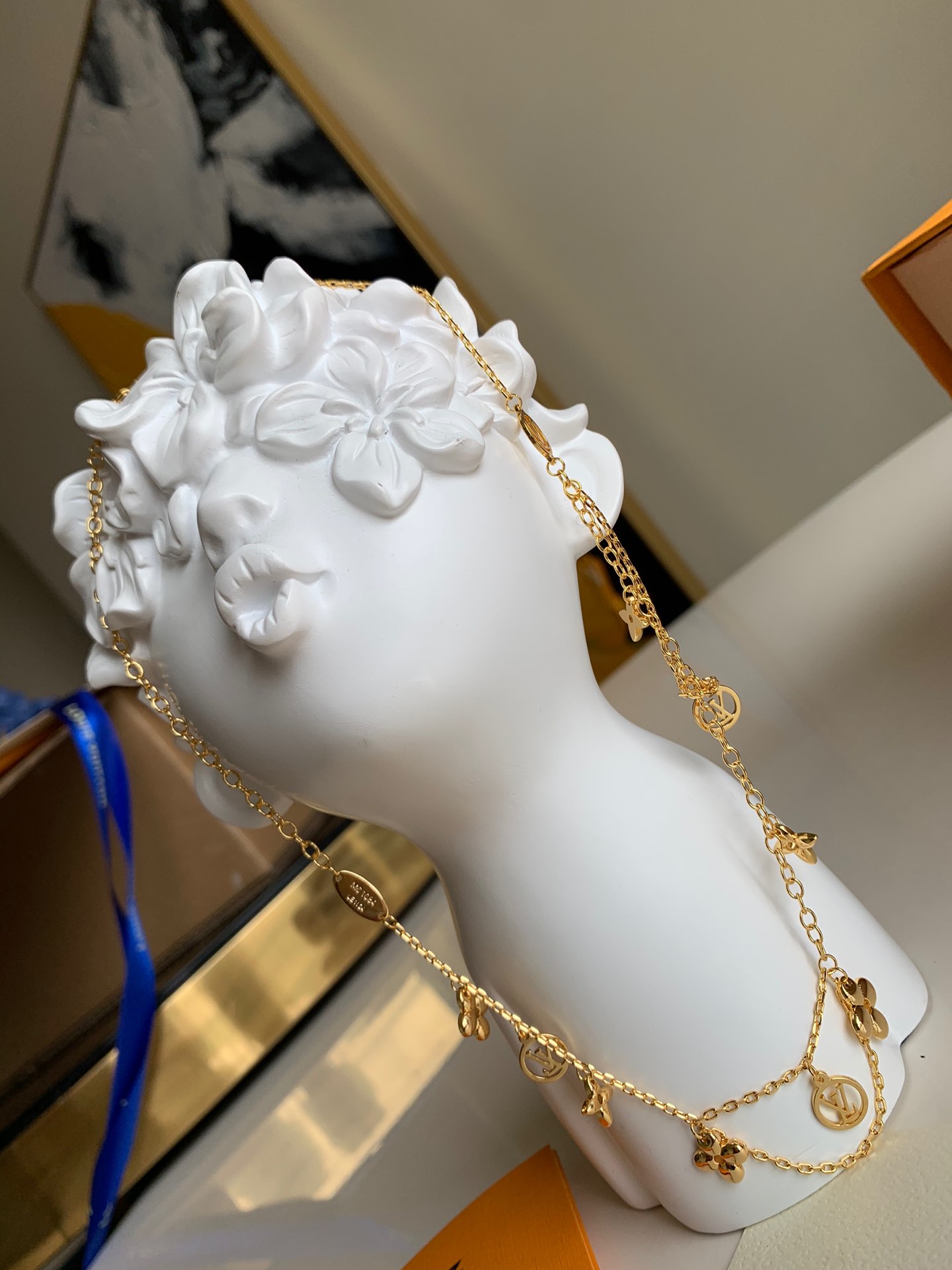 NO:395586,lv new multi-pendant necklace super good-looking, LV [original leather], louis vuitton, necklace19860909lv新款多吊坠项链 超级好看,LV【原厂皮】,louis vuitton,necklace,Bag