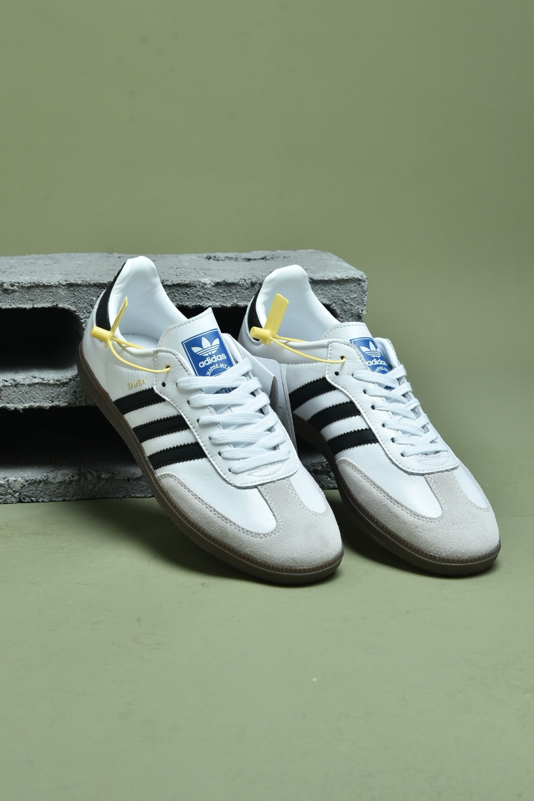 170 三叶草adidas Originals Samba OG桑巴舞系列绅士德训足球百搭皮革板鞋“皮革白灰黑焦糖底”B75806
