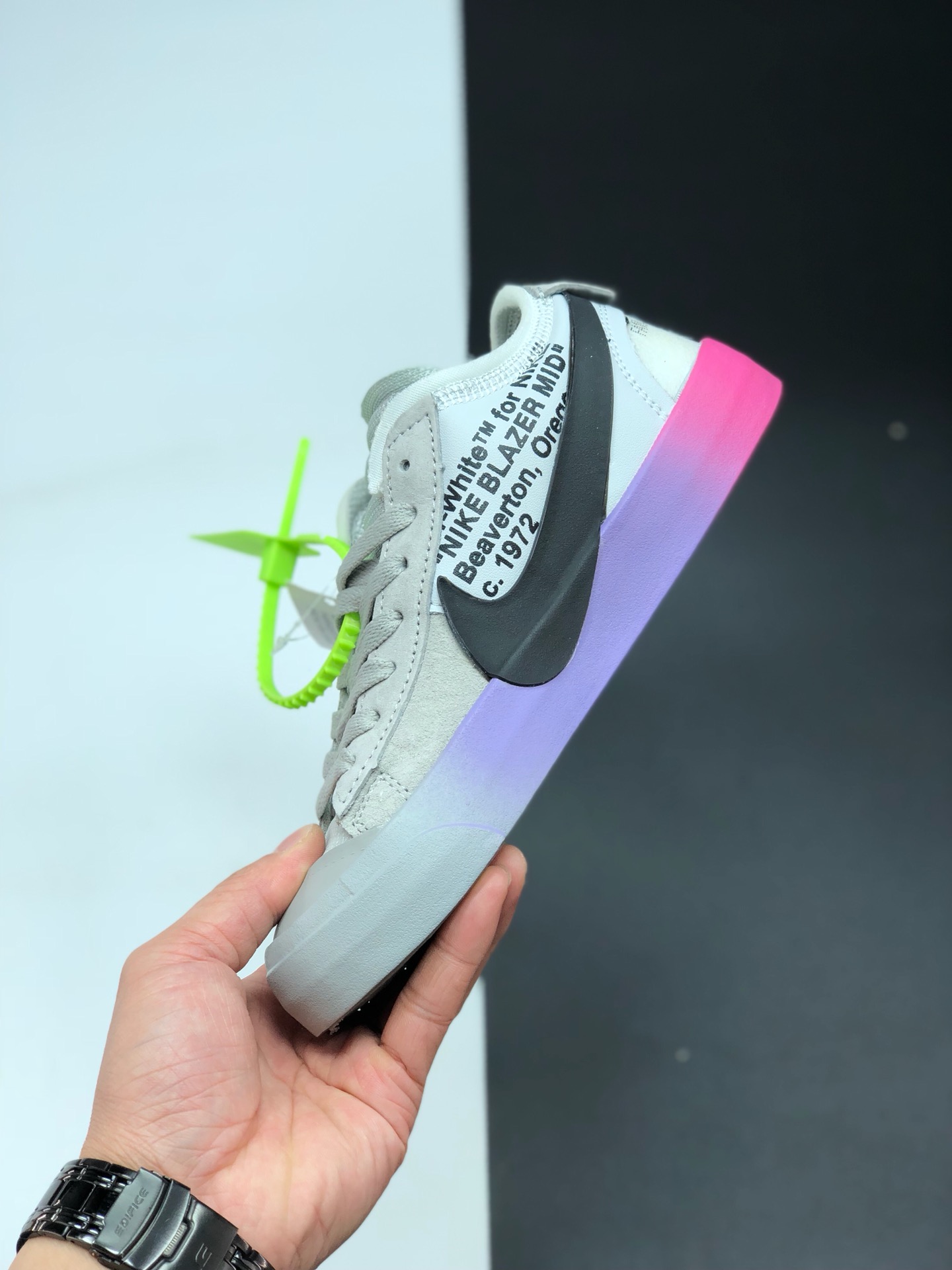 130 韩国进口碳灰网纱 限定发售 Off-White x Nike Blazer Mid “All Hallows Eve”开拓者经典低帮百搭板鞋“AA3832 001